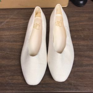 Bass linen flats